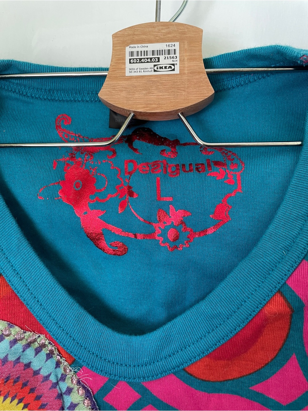 Desigual Multicolor Graphic V-Neck Tee with Teal and Red Accents - Picture 2 of 3